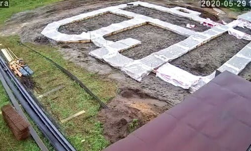 Монтаж фундамента при строительстве частного домаПодготовка грунта под фундамент при строительстве дома